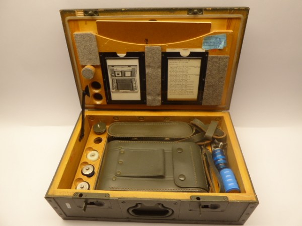 Verstrahlungsmessgerät 1 Typ FH 40 T mit Dienstvorschrift im Kasten